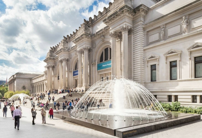 The Metropolitan Museum and the new David Koch Plaza / Image source: nycgo.com